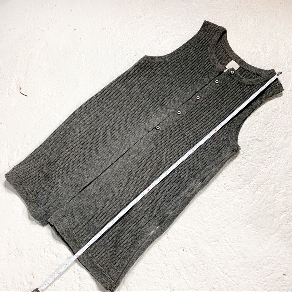 Long Ribbed Gray Vest - Picture 2 of 8